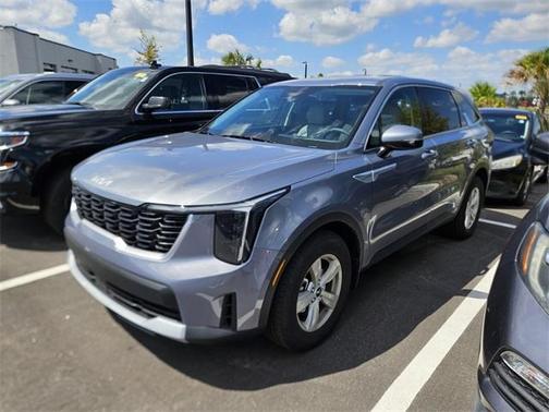 2025 Kia Sorento LX