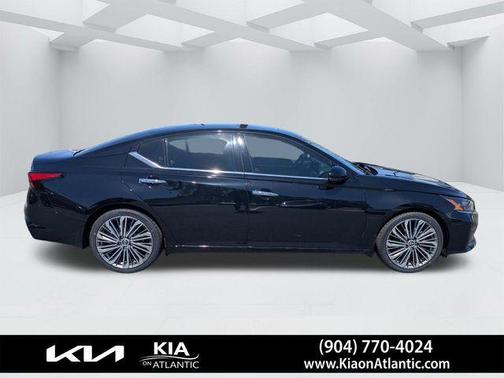 Black 2024 Nissan Altima 2.5 SL