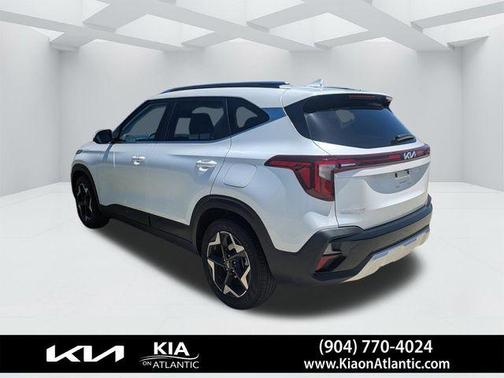 Snow White Pearl 2024 Kia Seltos EX
