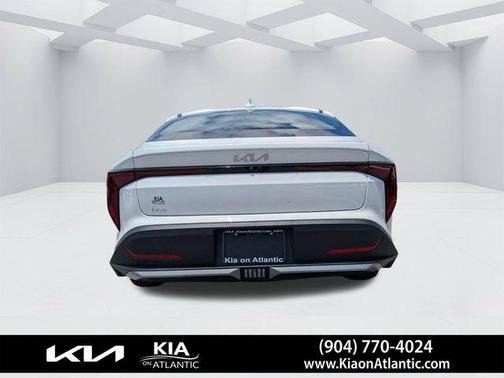 Snow White Pearl 2025 Kia K4