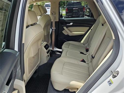 2020 Audi Q5 40 Premium Plus