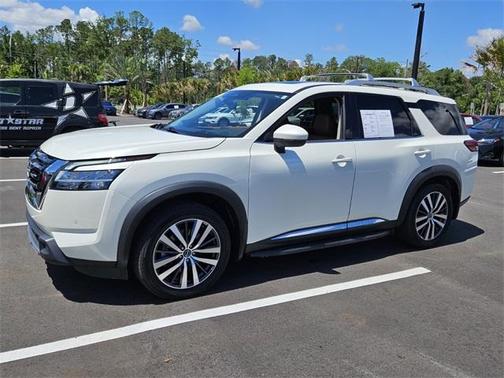 2022 Nissan Pathfinder Platinum