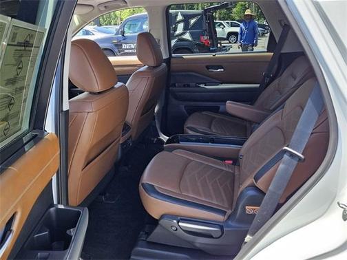 2022 Nissan Pathfinder Platinum