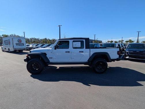 2021 Jeep Gladiator Sport