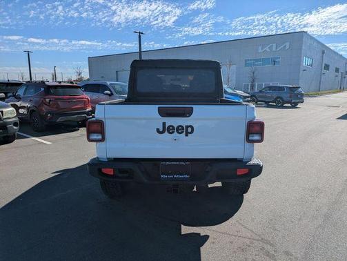 2021 Jeep Gladiator Sport