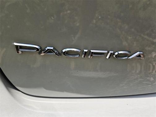 2020 Chrysler Pacifica Touring-L