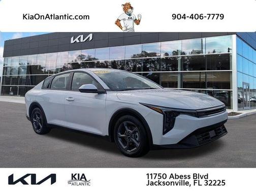Snow White Pearl 2025 Kia K4