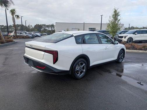 2025 Kia K4 