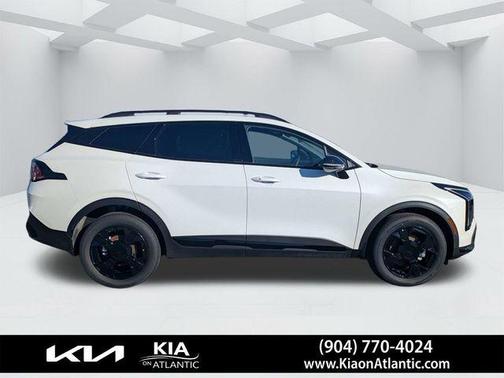 Snow White Pearl 2026 Kia Sportage Hybrid X-Line