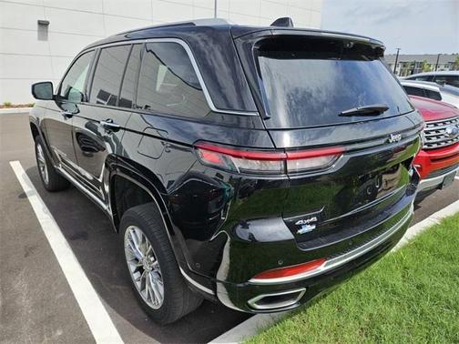2022 Jeep Grand Cherokee Summit