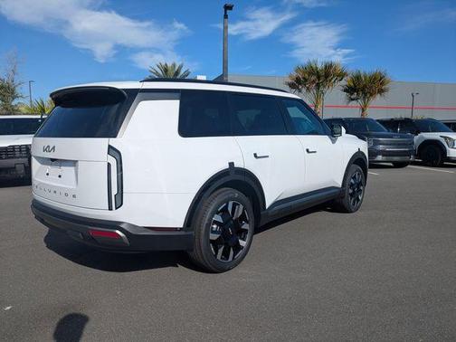 Glacial White Pearl 2027 Kia Telluride S