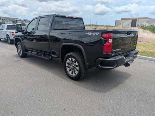 Black 2025 Chevrolet Silverado 2500 Custom