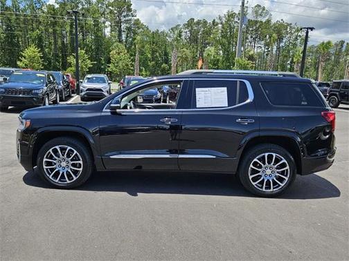 2022 GMC Acadia Denali