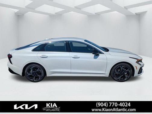 Snow White Pearl 2026 Kia K5 GT-Line