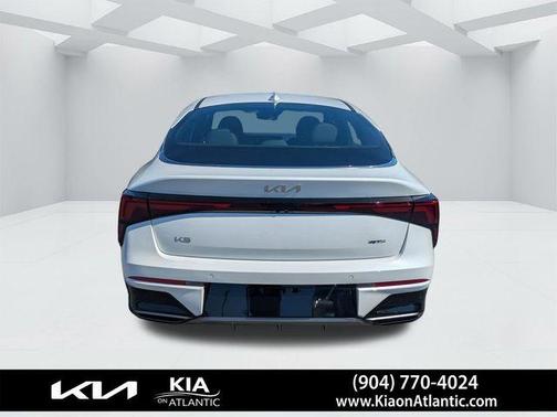 Snow White Pearl 2026 Kia K5 GT-Line