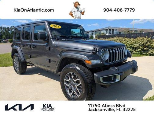 Granite Crystal Clearcoat Metallic 2025 Jeep Wrangler Sahara