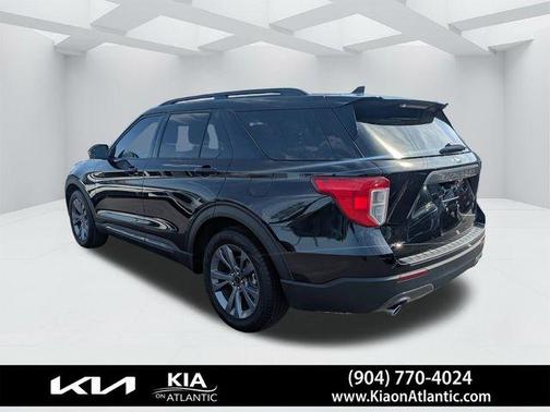 Black Metallic 2022 Ford Explorer XLT