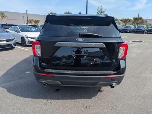 Black Metallic 2022 Ford Explorer XLT