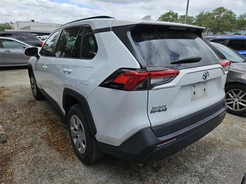 2020 Toyota RAV4 LE