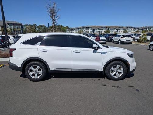 2022 Kia Sorento LX