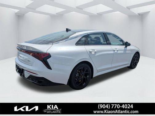 Snow White Pearl 2026 Kia K5 GT-Line