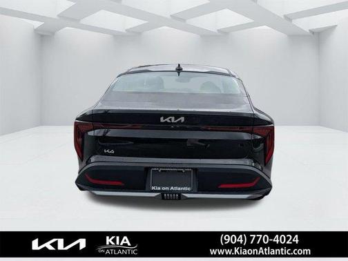 Aurora Black Pearl 2026 Kia K4 LXS