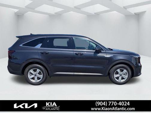 2025 Kia Sorento LX