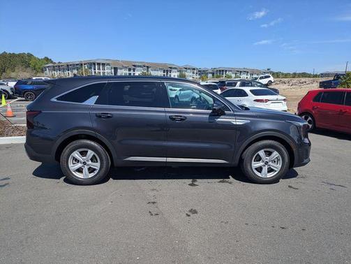2025 Kia Sorento LX