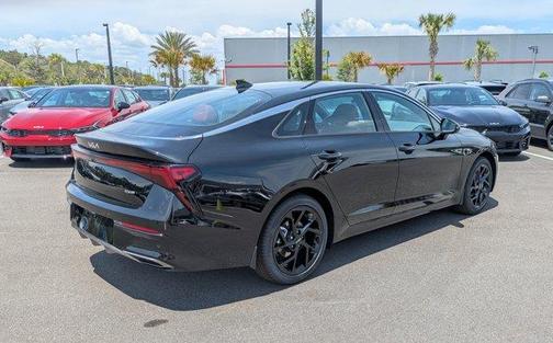 Aurora Black Pearl 2026 Kia K5 GT-Line