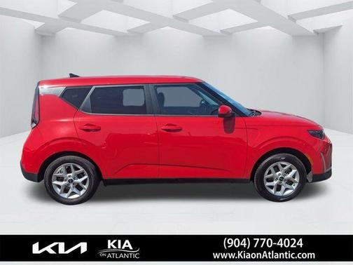 Inferno Red 2024 Kia Soul LX