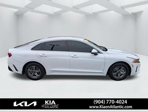 Glacial White Pearl 2024 Kia K5 LXS