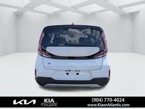Snow White Pearl 2025 Kia Soul LX