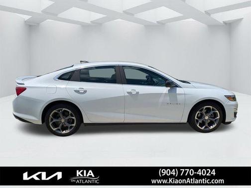 Summit White 2019 Chevrolet Malibu RS