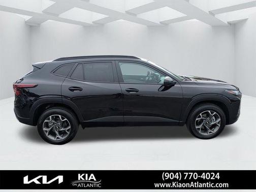 Black Metallic 2024 Chevrolet Trax LT