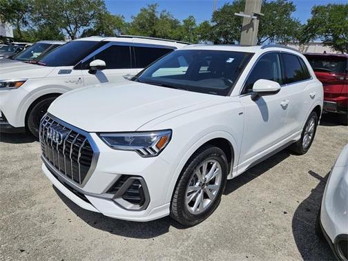 2023 Audi Q3 45 S line Premium
