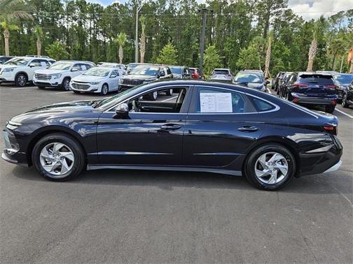 2025 Hyundai SONATA SE