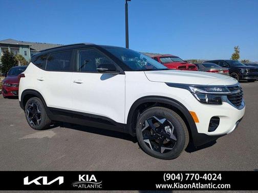 Clear White / Black Roof 2026 Kia Seltos S