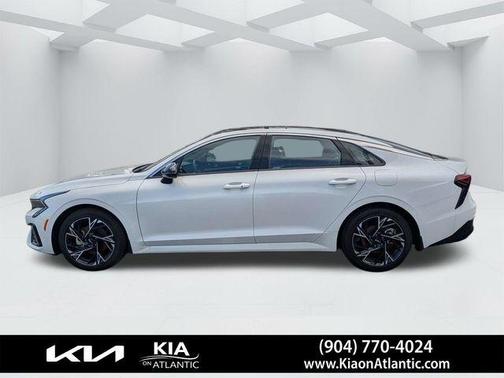 Snow White Pearl 2025 Kia K5 GT-Line