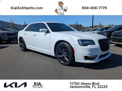 Bright White Clearcoat 2023 Chrysler 300 Touring L