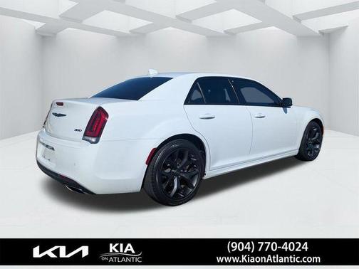 Bright White Clearcoat 2023 Chrysler 300 Touring L