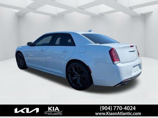 Bright White Clearcoat 2023 Chrysler 300 Touring L