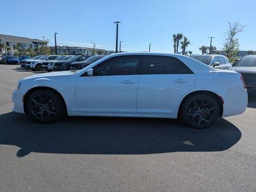 Bright White Clearcoat 2023 Chrysler 300 Touring L