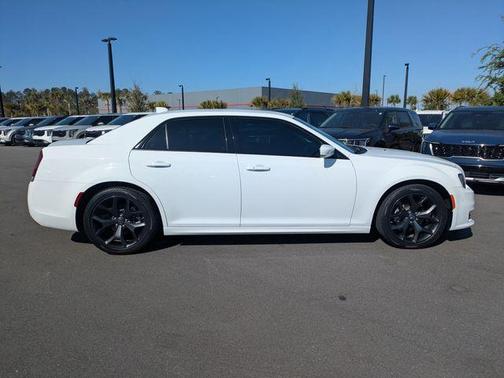 Bright White Clearcoat 2023 Chrysler 300 Touring L