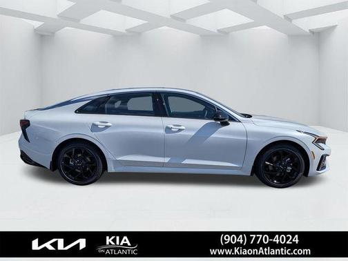 Snow White Pearl 2026 Kia K5 GT-Line