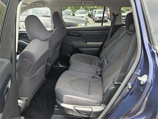 2022 Toyota Highlander L