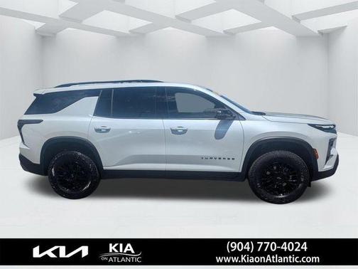 Pearl 2025 Chevrolet Traverse Z71
