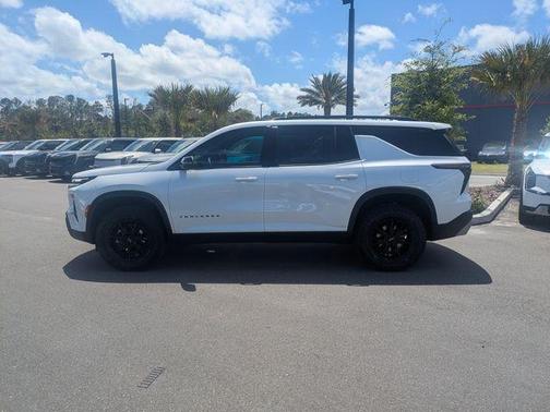Pearl 2025 Chevrolet Traverse Z71