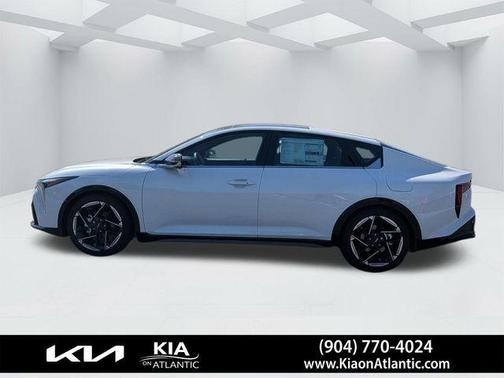 Snow White Pearl 2026 Kia K4 GT-LINE