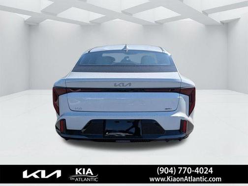Snow White Pearl 2026 Kia K4 GT-LINE