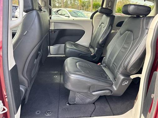 2020 Chrysler Pacifica Touring-L